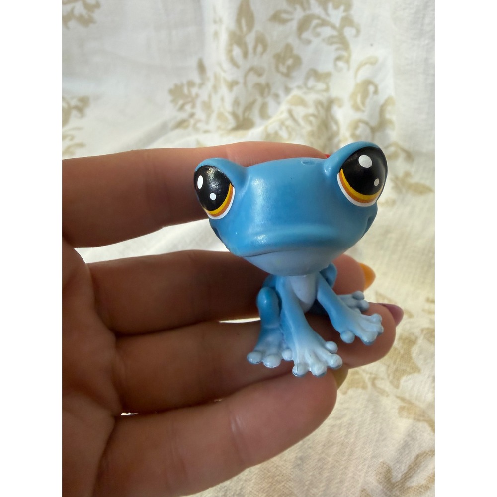Littlest Pet Shop Blue Frog Yellow Eyes LPS Authentic Figure 1406